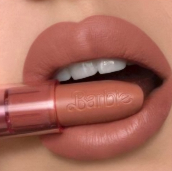 ⭐️ HOST PICK ⭐️ Barbie x ColourPop Golden Beach Lip Duo - Picture 2 of 7